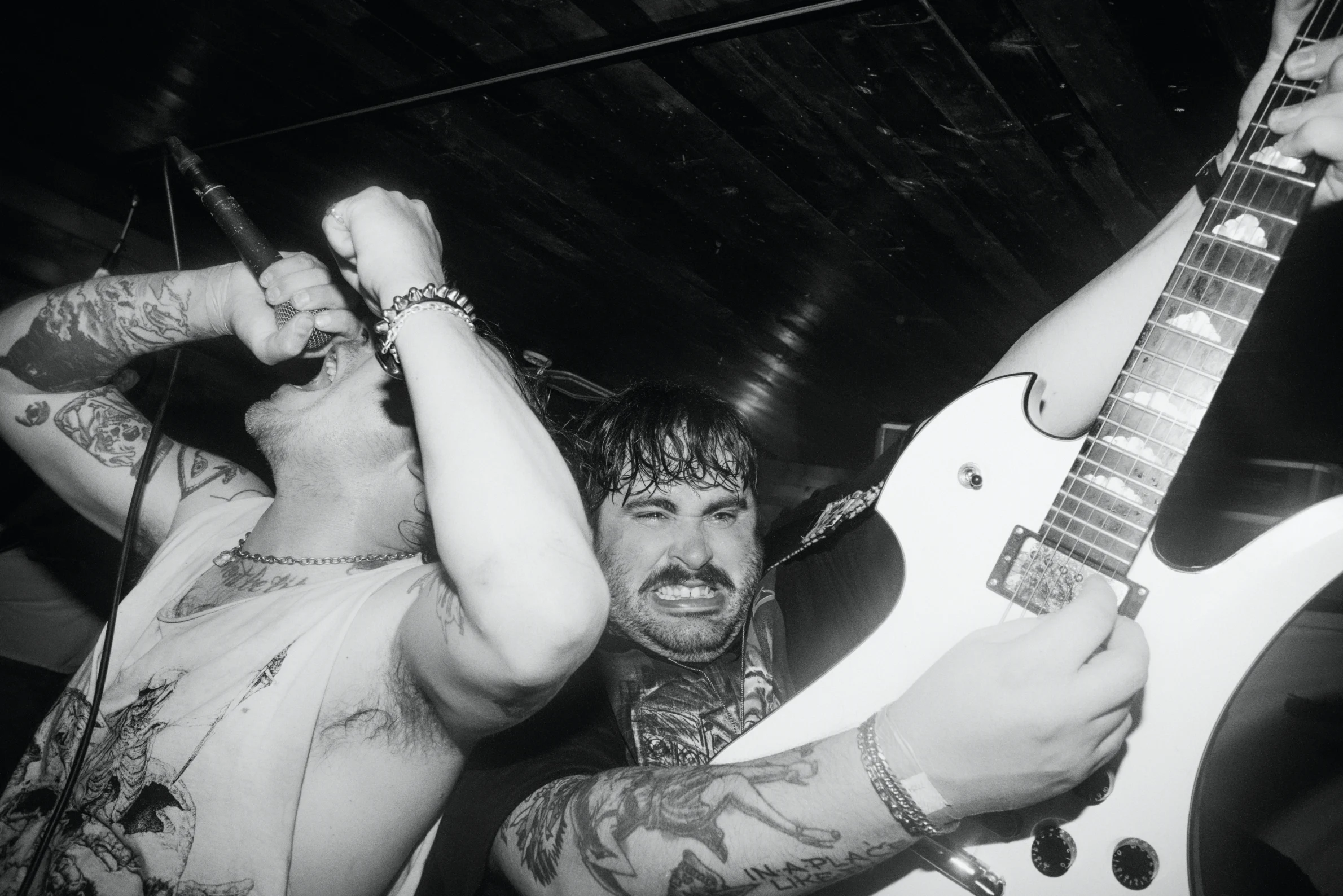 BRIGHTSIDE BOOKING live — scream and guitar